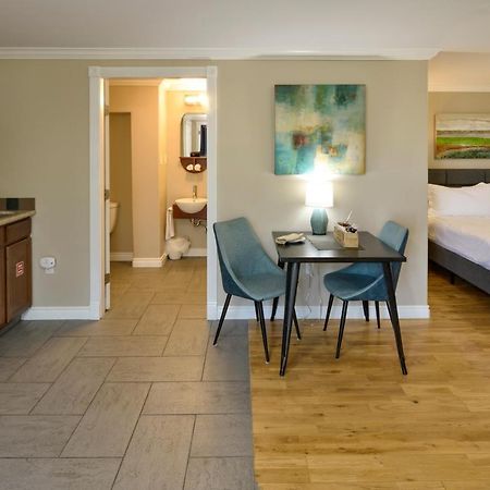 Above The Beach Guest Suites Penticton Kültér fotó