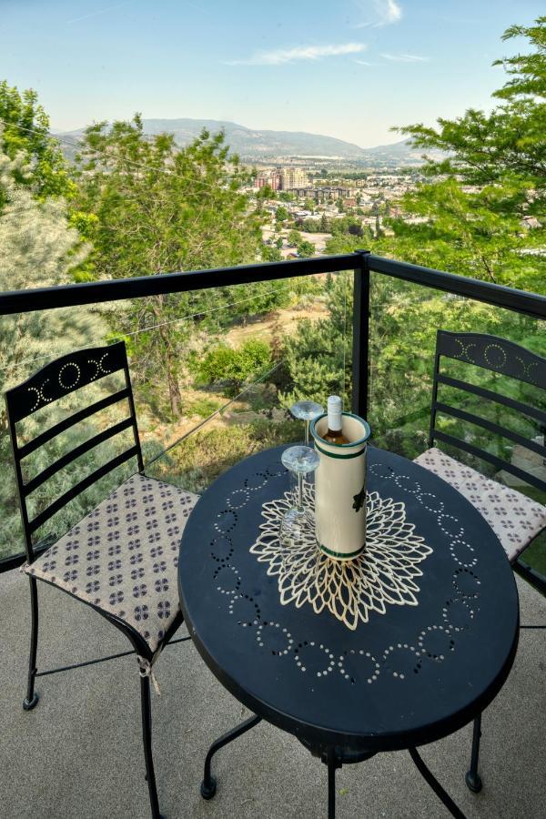 Above The Beach Guest Suites Penticton Kültér fotó