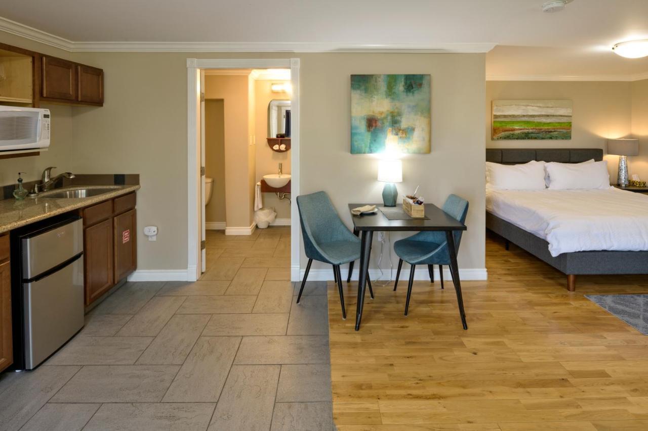 Above The Beach Guest Suites Penticton Kültér fotó