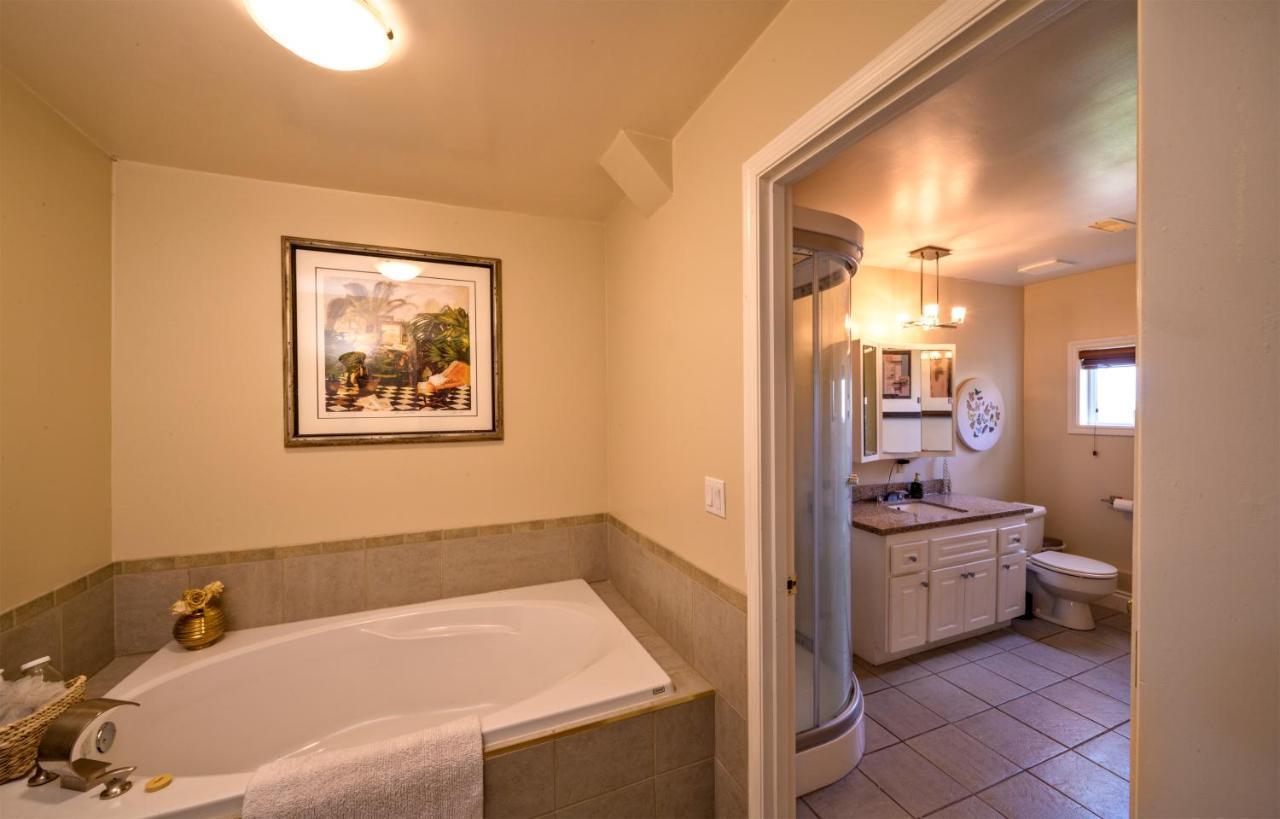 Above The Beach Guest Suites Penticton Kültér fotó