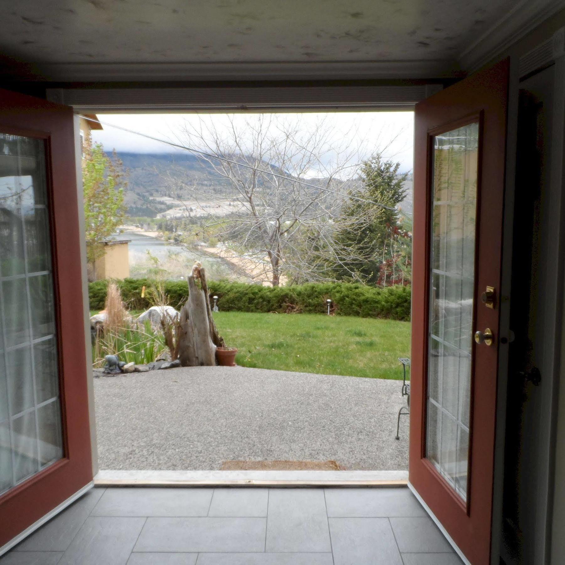 Above The Beach Guest Suites Penticton Kültér fotó